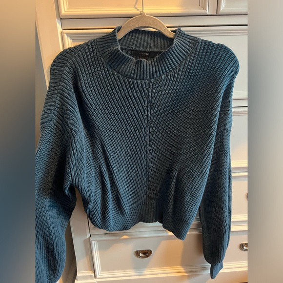 Forever 21 Sweaters - Size Large cropped sweater